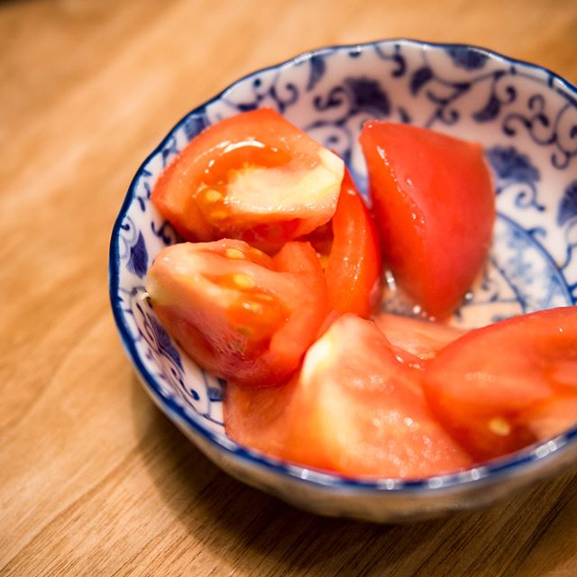 冷やしトマト #トマト #tomato #夏 #summer  #家飲み #晩ごはん #dinner #晩酌 #おうちごはん  #デリスタグラマー #beautifulcuisines #クッキングラム  #テーブルフォト #料理好きな人と繋がりたい  